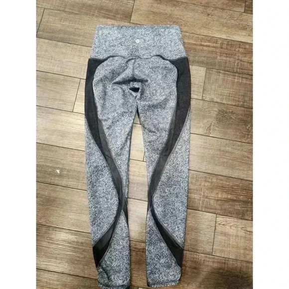 Lululemon Leggings Womens Size 6 Black And White - Picture 3 of 7